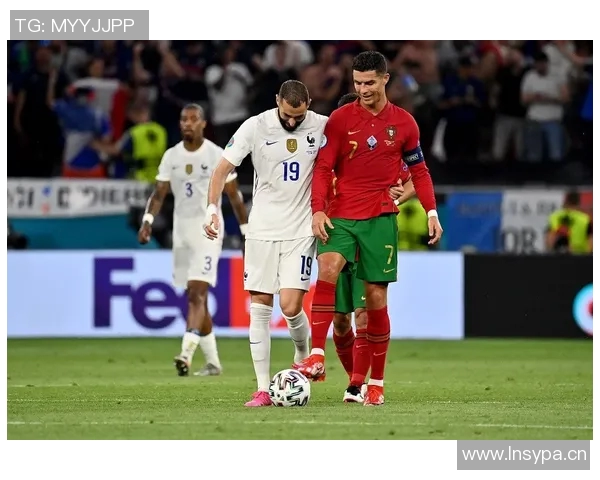 皇马新援本泽马表现火爆,赢得球迷们的认可与赞誉 皇马新援本泽马表现火爆,赢得球迷们的认可与赞誉