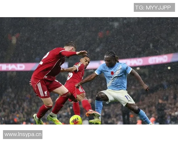 利物浦狂胜！6球屠巴塞罗那，赛场惊现绝杀之战