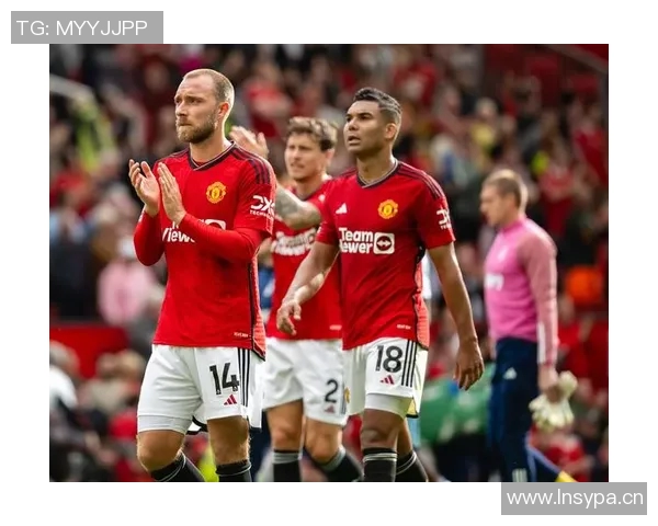 曼联大获胜利,登顶英超榜首位置,全队士气高昂备战接下来的重要比赛 曼联大获胜利,登顶英超榜首位置,全队士气高昂备战接下来的重要比赛