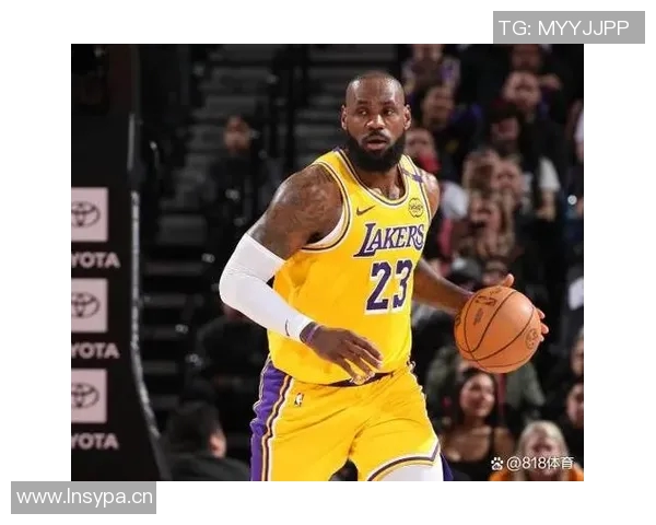 詹姆斯砍下三双，带领湖人力克开拓者