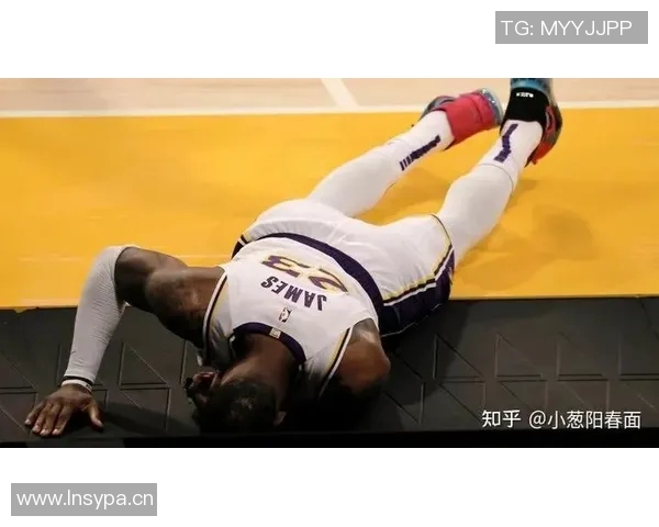 詹姆斯踝伤加剧，是否能参加下场比赛成谜