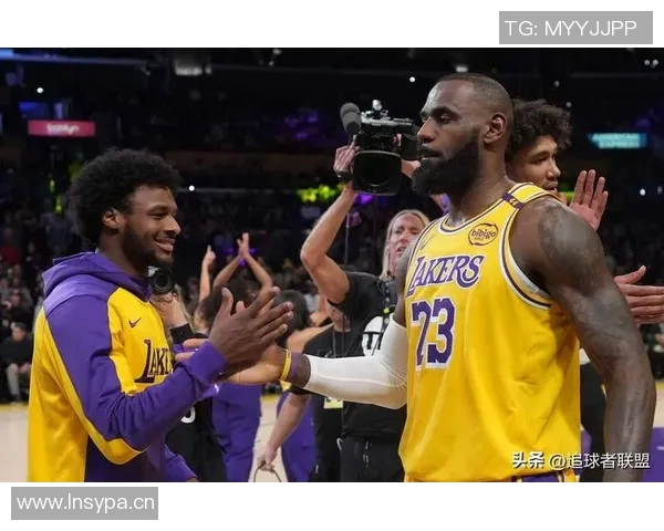 詹姆斯三分球命中数破万,历史第六人再创传奇 詹姆斯三分球命中数破万,历史第六人再创传奇