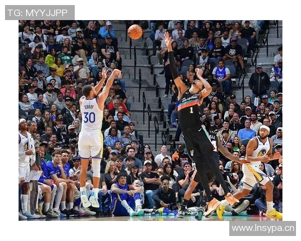 勇士胜马刺,卡雷姆斯砍下全场最高得分,勇士再现王者风范! 勇士胜马刺,卡雷姆斯砍下全场最高得分,勇士再现王者风范!