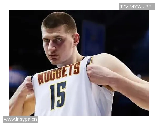 勇士队主帅因私人原因暂时离队，助教接替指挥暂时指挥球队